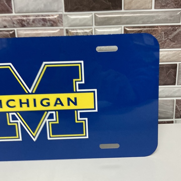 Michigan Wolverines License Plate - Picture 4 of 5